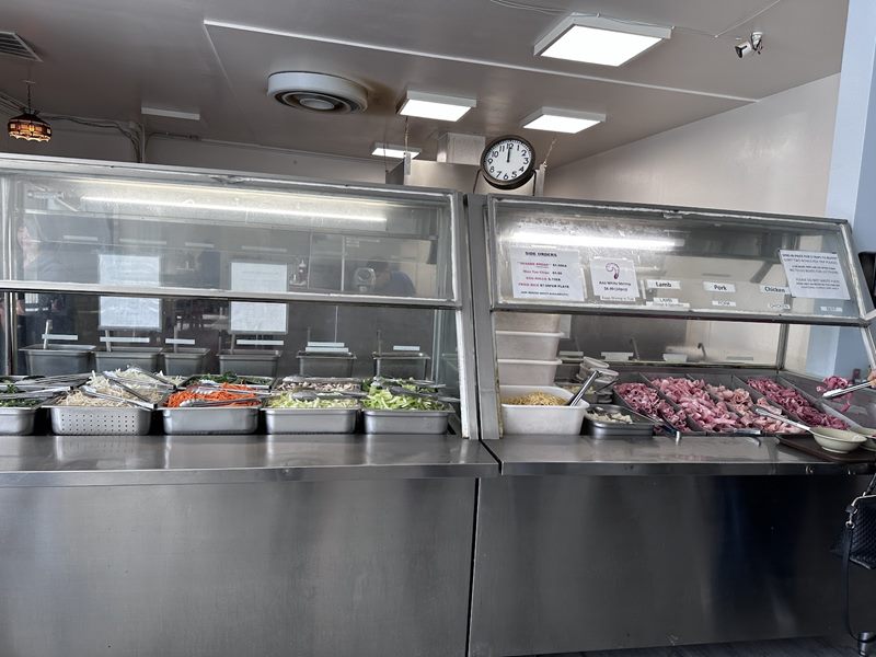 Su's Mongolian Barbeque interior